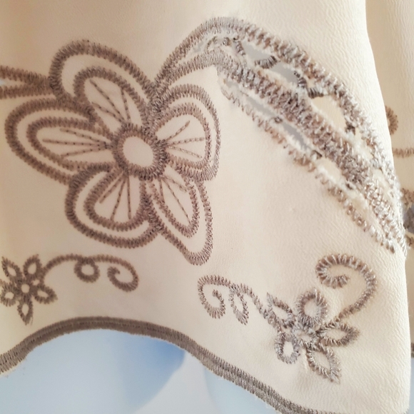 FILIPINO STYLE EMBROIDERED BLOUSE - Picture 11 of 15